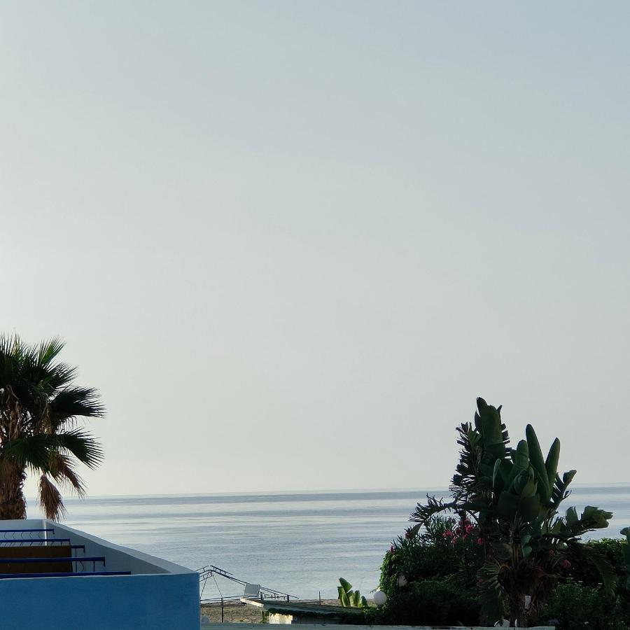 Appartamento I Puritani On The Beach Giardini-Naxos Exterior foto